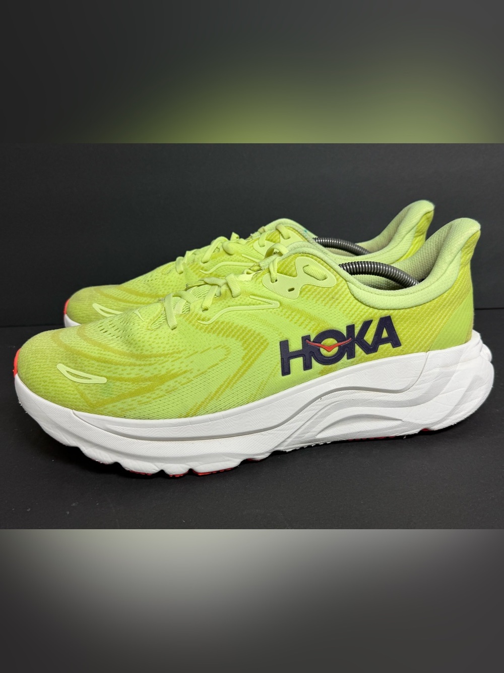 HOKA Arahi 8 Men's Size 13D Neon Yuzu Flame Red Running Shoes BARELY WORN